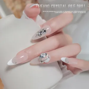 Ensemble d'accessoires nail art 3D avec roses et cristaux pour manucure de luxe