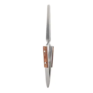 Pince à épiler en acier inoxydable avec manche en bois pour extension d'ongles en gel.