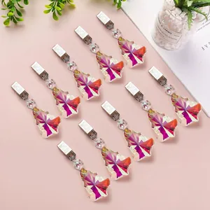 Gros plan de poids de nappe en cristal AB arc-en-ciel avec des clips en métal robustes