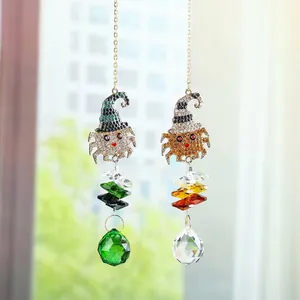 Dos atrapasoles de cristal de Halloween con arañas de diamantes y prismas brillantes para ventanas