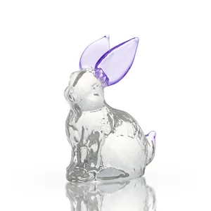 Élégante figurine de lapin en cristal avec oreilles violettes et base réfléchissante décor