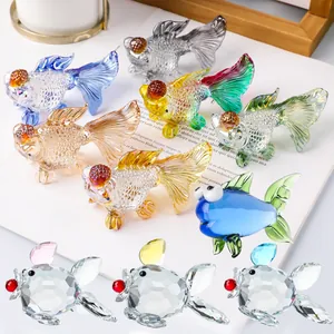 Ornamento Pesce in Cristallo Bianco Cartoon Pastorale Mini Carpa Pesce Rosso Statuetta per Casa Soggiorno Tavolo Decorazione Regalo d'Arte