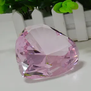 Grote roze hartvormige kristallen diamant met facetgeslepen voor bruiloft decor