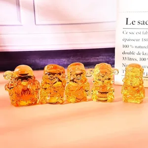 Set van vijf gouden kristallen rijkdomsgod figuren voor moderne decoratie en aanbidding