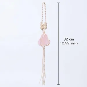 Ornement suspendu en quartz rose avec macramé, mesurant 32 cm de longueur totale