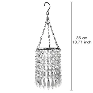 Detalle de dimensiones para colgante elegante de cristal para decoración de bodas