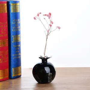 Vaso al Melograno in Ceramica Nera Retrò Ornamento da Tavolo Nordico Minimalista in Ceramica Smaltata Contenitore per Fiori Dipinto a Mano Decorazione