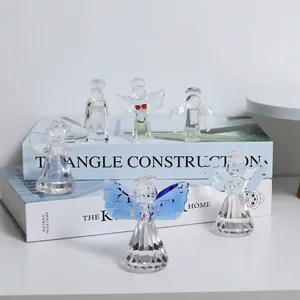 Exquisites Set facettenreicher Kristall-Engelsfiguren mit blauen und klaren Flügeln