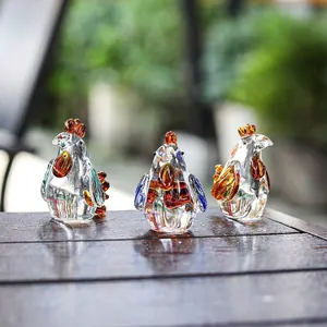 Set di tre figurine di gallo in vetro cristallo colorato fatte a mano per la casa
