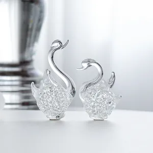 Elegante Kristallschwan-Figuren im Set für luxuriöse Tischdekoration und edle Geschenke
