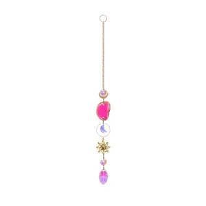 Attrape-soleil en cristal avec tranche d'agate rose et breloques soleil lune dorées