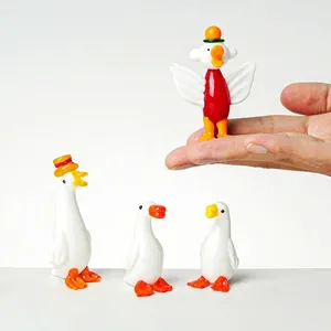 Handgemaakte miniatuur glazen eendenbeeldjes voor schattige microlandschap decor