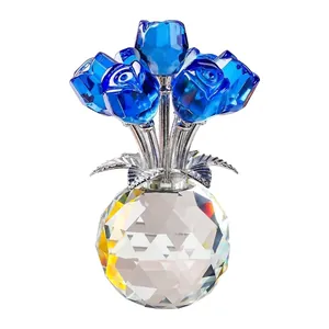 Exquisito ramo de rosas de cristal azul con base de bola de cristal transparente facetado