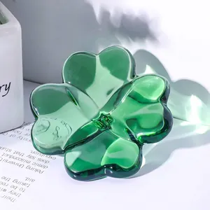 Elegante trébol de cuatro hojas de cristal verde para decoración del hogar y salón