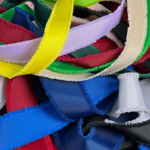 Cintas de grosgrain de colores con bordes deshilachados para manualidades y costura
