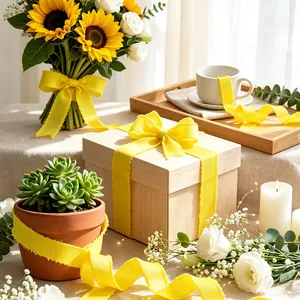Cinta acanalada amarilla con flecos para envolver regalos y decoración de flores