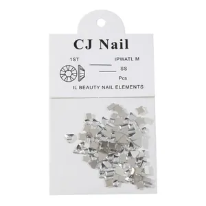 Assortiment zilveren strass-steentjes en 3D-bedeltjes voor nageldecoratie