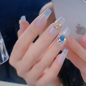 Funkelnde schillernde K9-Glas-Strasssteine für luxuriöse Nagelkunst, Herz- und Quadratdesigns