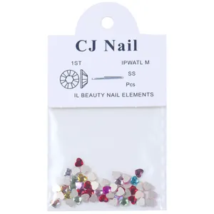 50 strass pour ongles en forme de mini cœur coloré pour décorations 3D