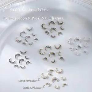 Decoratieve maanvormige nail art bedeltjes met parels en strass in verschillende maten