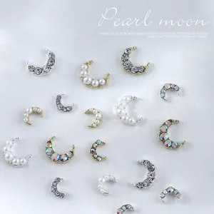 Luxe diverse maanvormige nagelbedeltjes van legering met parels en fonkelende strass