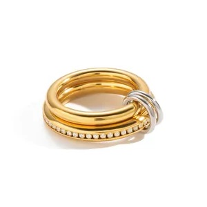 Eleganter mehrlagiger geometrischer Edelstahlring mit 18K Vergoldung und Kristallen