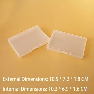Detailansicht einer transparenten PP-Kunststoffbox mit Außenmaßen von 10,5 x 7,2 x 1,8 cm
