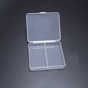 Vista dettagliata della scatola in plastica PP traslucida a due scomparti per minuterie