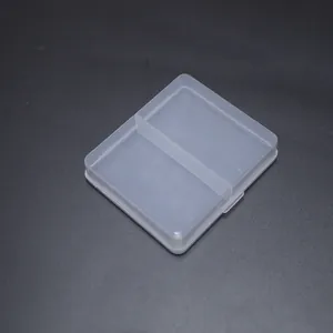 Vista dettagliata di una scatola in plastica PP semitrasparente a 2 scomparti per oggetti