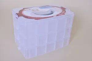 Vista detallada de caja organizadora portátil de 3 niveles con 30 rejillas transparentes