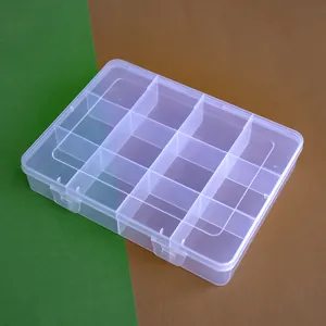 Detailansicht einer transparenten Kunststoffbox mit 12 Fächern und Schnappverschluss.