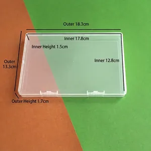 Vue détaillée d'une boîte en plastique PP transparent avec ses dimensions extérieures.