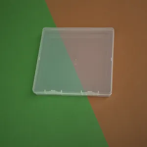 Vue détaillée d'une boîte de rangement carrée en plastique PP transparent avec clip