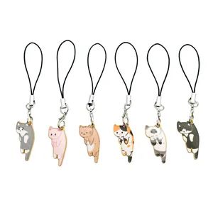 Set van zes schattige cartoon kat emaille telefoonhangers met zwarte riempjes en haken
