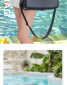 Detailaufnahme einer schwarzen wasserdichten Tasche mit glänzendem Finish am Pool