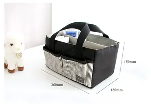 Detailweergave van gestreepte kinderwagen organizer met 260x180x150mm afmetingen