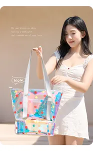 Detaillierte Ansicht der bunten laser-holografischen PVC-Strandtasche mit Punkten