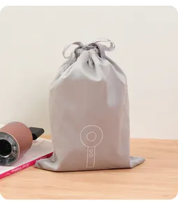 Pochette de rangement en velours gris avec cordon pour sèche-cheveux et accessoires