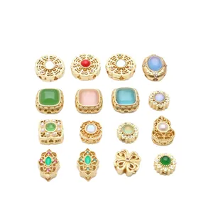 Sortierte vergoldete Vintage-Perlen und Charms für DIY-Schmuckherstellung