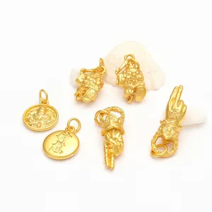 Ancient Style Sand Gold Buddha Hand Pendant Copper Lucky Character Charm For DIY Jewelry Making Necklace Bracelet Women Men Accessories