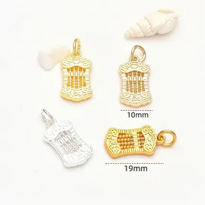 Gedetailleerd overzicht van 18 karaat vergulde en zilveren abacus hangers voor sieraden