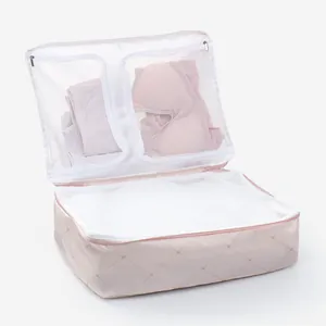 Große rosa wasserdichte Reisetasche für Kleidung mit einem elegantem Herzsteppmuster