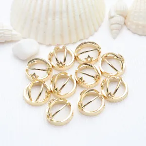 Detail von 14K Gold Filled Halbkreis-Perlenkappen mit hohlen Sternen für Schmuckstücke.