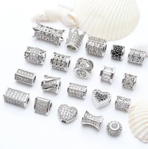 Sammlung von versilberten Kupfer-Charms mit mikro-besetzten klaren Zirkoniasteinen