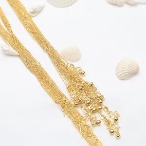 Makro-Detail der 14K goldgefüllten O-Kette mit verstellbaren Perlen für DIY-Schmuck