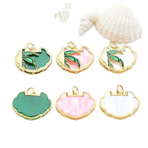 Pendentifs traditionnels de serrure Ruyi chinoise avec des motifs de bambou et dorure fine