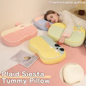 Lindo cojín de espuma viscoelástica a cuadros para apoyo cervical y siesta en oficina