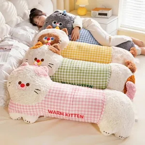 Mignon Traversin en Forme de Chat Douce Fourrure de Lapin Brossée Tissu Écossais Velours de Cristal Coussin de Sommeil Décoration Maison