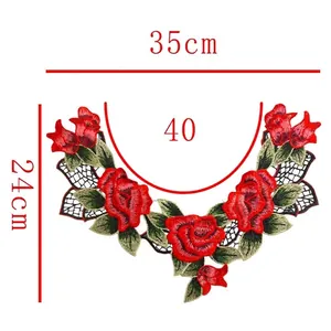 Detailansicht der roten Rosen-Spitzenkragenstickerei mit den Maßen 35cm x 24cm