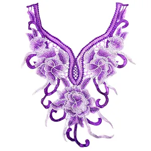 Vue détaillée d'un col en dentelle brodée 3D à fleurs violettes de style ethnique